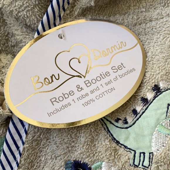 NWT newborn bathrobe and slippers, all cotton - Picture 2 of 6